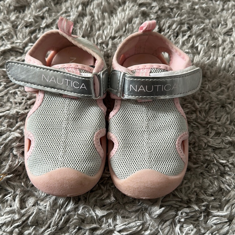 Nautica water shoes size 7